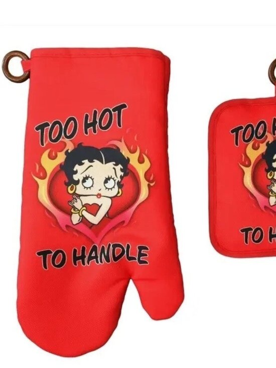 Mid South Other - Betty Boop Pot Holder/Oven Mitt Set - Too Hot to Handle
